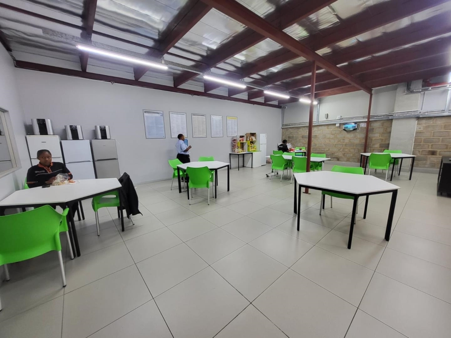 To Let Commercial Property for Rent in Gosforth Park Gauteng