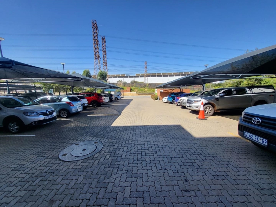To Let Commercial Property for Rent in Gosforth Park Gauteng
