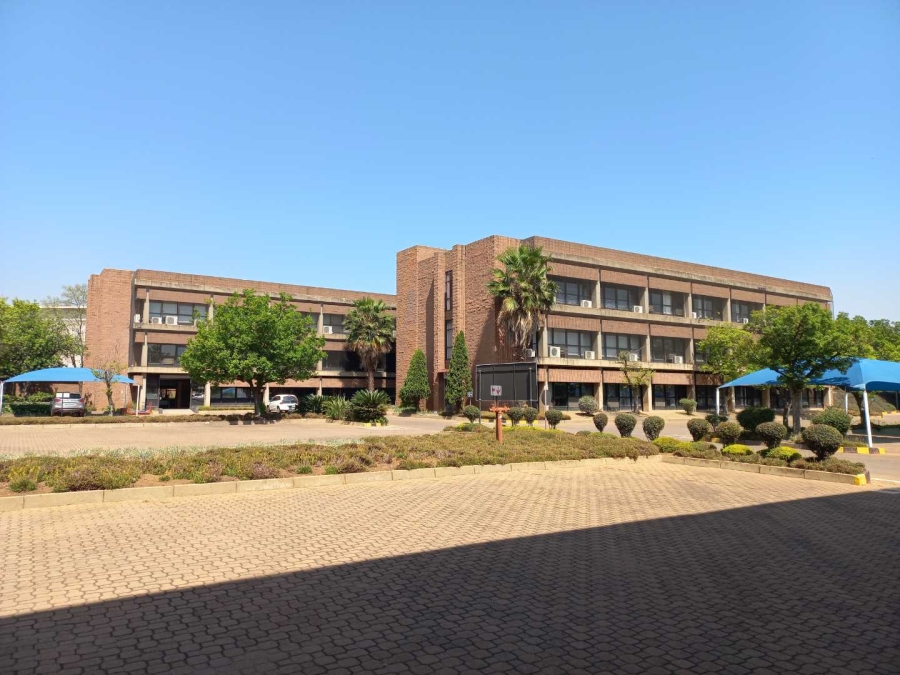 To Let Commercial Property for Rent in Alrode Gauteng