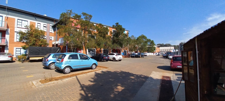 To Let Commercial Property for Rent in Hennopspark Gauteng