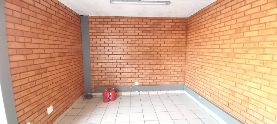 To Let Commercial Property for Rent in Hennopspark Gauteng