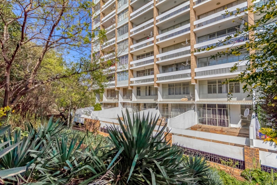To Let 2 Bedroom Property for Rent in Parktown Gauteng