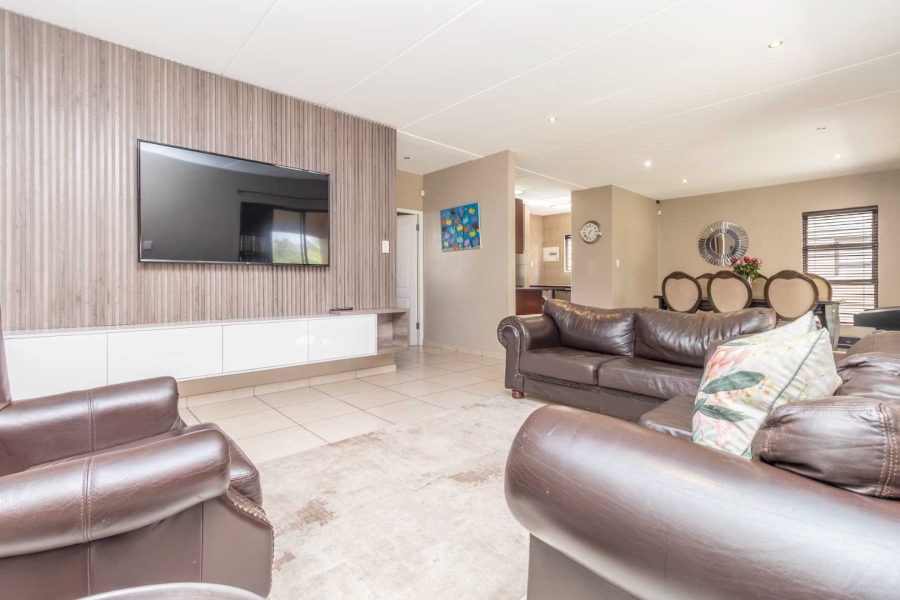3 Bedroom Property for Sale in Ruimsig Country Estate Gauteng