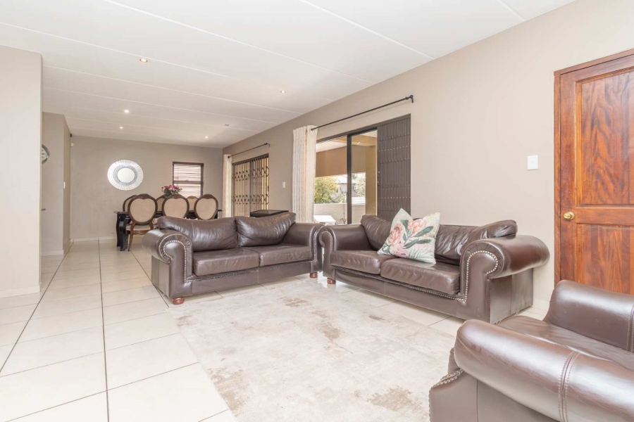 3 Bedroom Property for Sale in Ruimsig Country Estate Gauteng