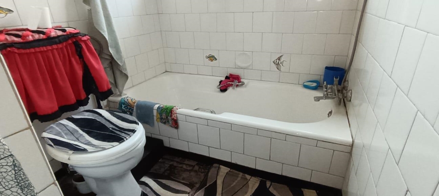 5 Bedroom Property for Sale in Brakpan Central Gauteng