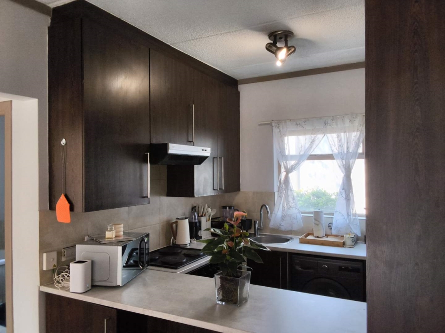 To Let 1 Bedroom Property for Rent in Pineslopes Gauteng