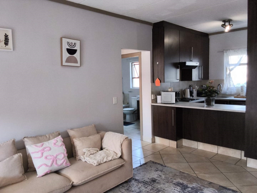 To Let 1 Bedroom Property for Rent in Pineslopes Gauteng