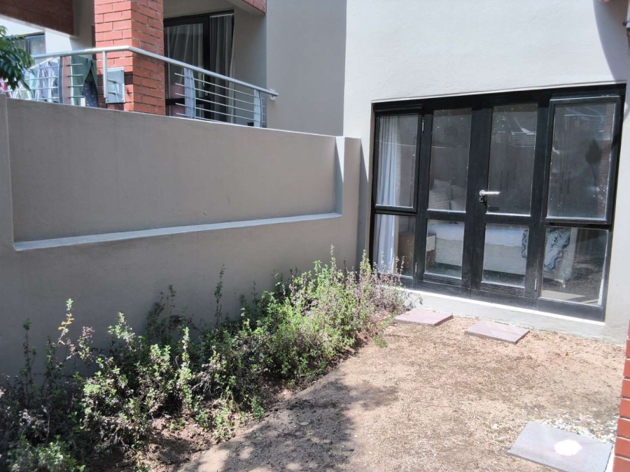 To Let 1 Bedroom Property for Rent in Pineslopes Gauteng