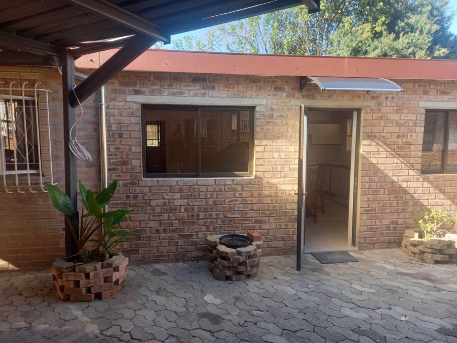 To Let 1 Bedroom Property for Rent in Discovery Gauteng