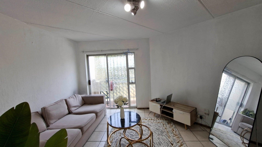 1 Bedroom Property for Sale in Bryanston Gauteng