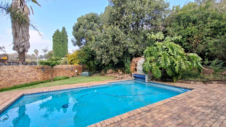 1 Bedroom Property for Sale in Bryanston Gauteng