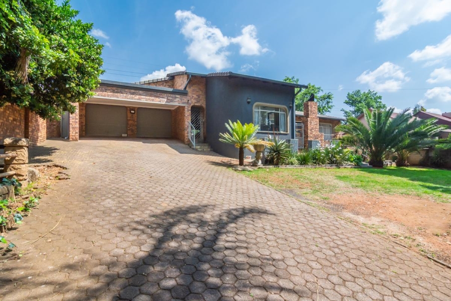 3 Bedroom Property for Sale in Wilro Park Gauteng