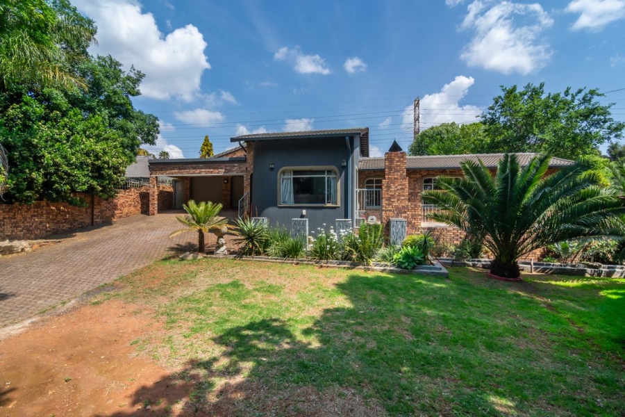3 Bedroom Property for Sale in Wilro Park Gauteng