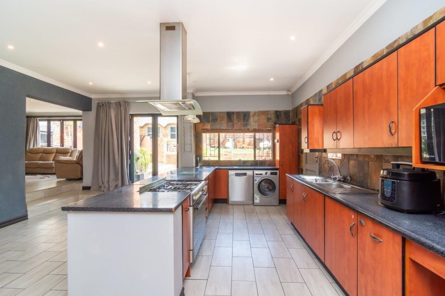 3 Bedroom Property for Sale in Wilro Park Gauteng
