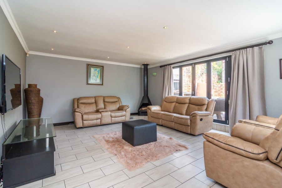 3 Bedroom Property for Sale in Wilro Park Gauteng