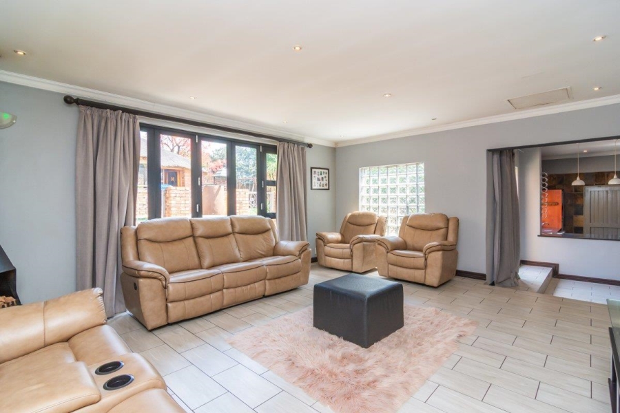 3 Bedroom Property for Sale in Wilro Park Gauteng