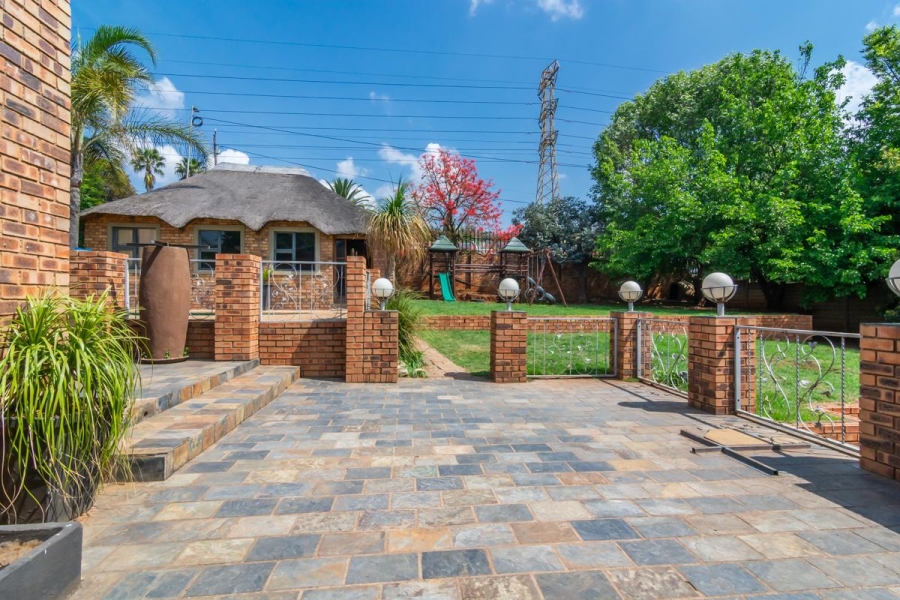 3 Bedroom Property for Sale in Wilro Park Gauteng