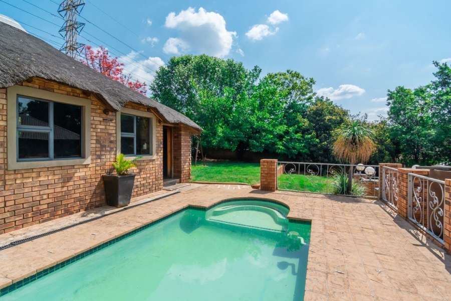 3 Bedroom Property for Sale in Wilro Park Gauteng