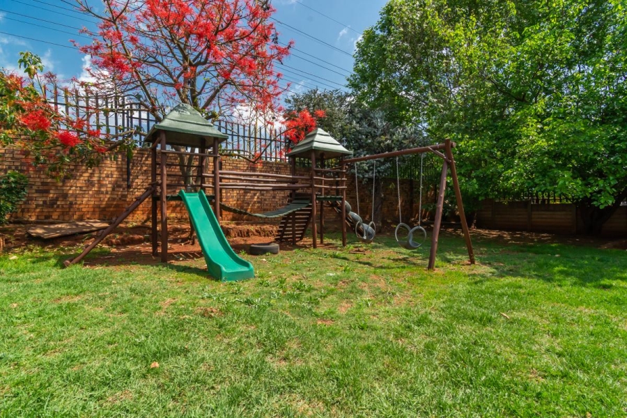 3 Bedroom Property for Sale in Wilro Park Gauteng