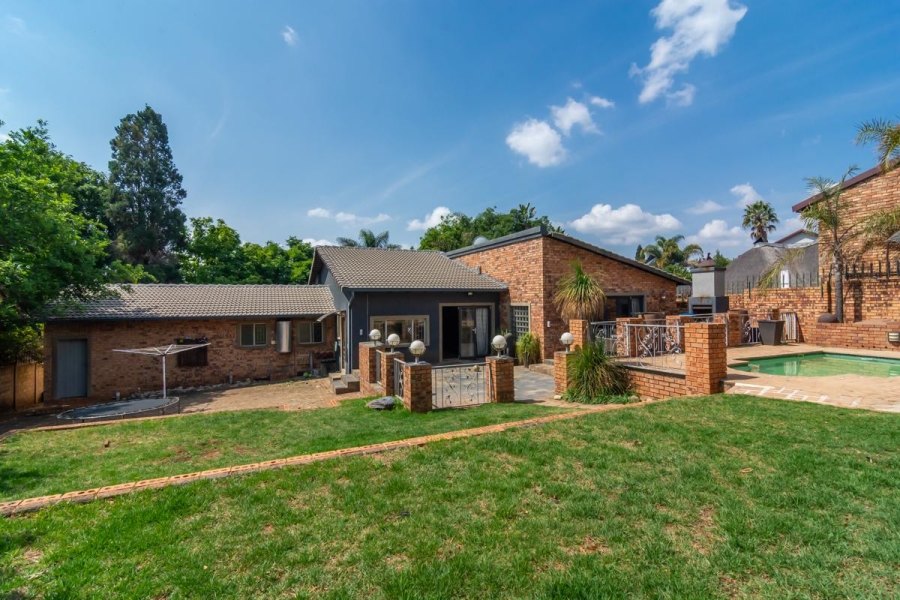 3 Bedroom Property for Sale in Wilro Park Gauteng