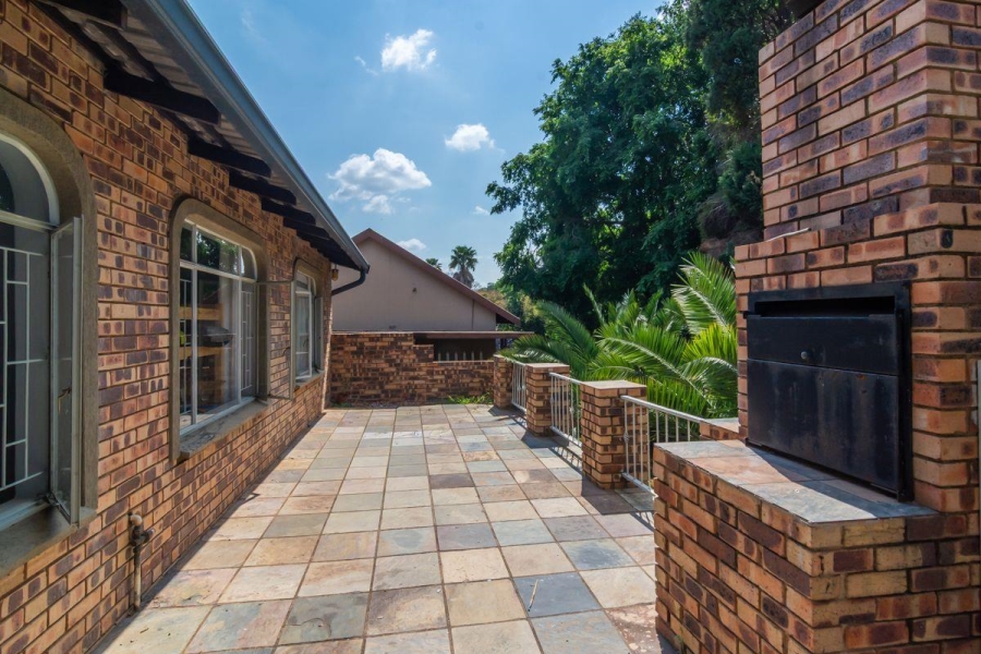 3 Bedroom Property for Sale in Wilro Park Gauteng