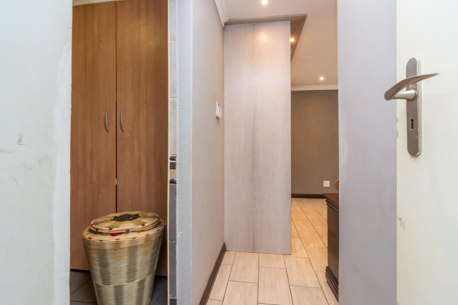 3 Bedroom Property for Sale in Wilro Park Gauteng
