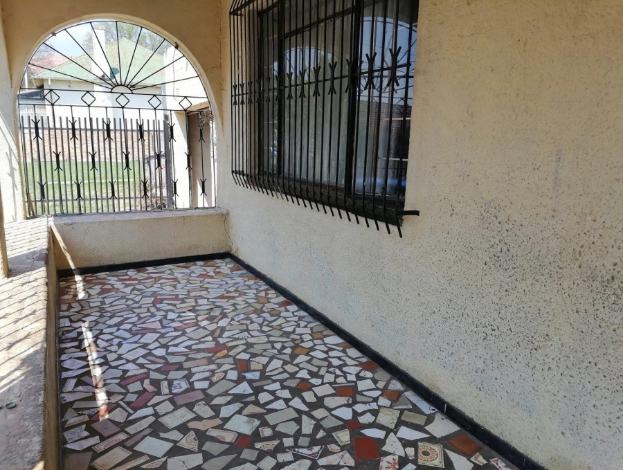 7 Bedroom Property for Sale in Rosettenville Gauteng