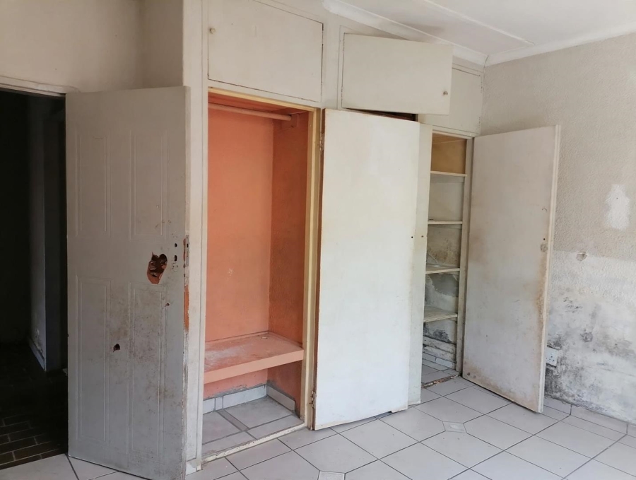 7 Bedroom Property for Sale in Rosettenville Gauteng