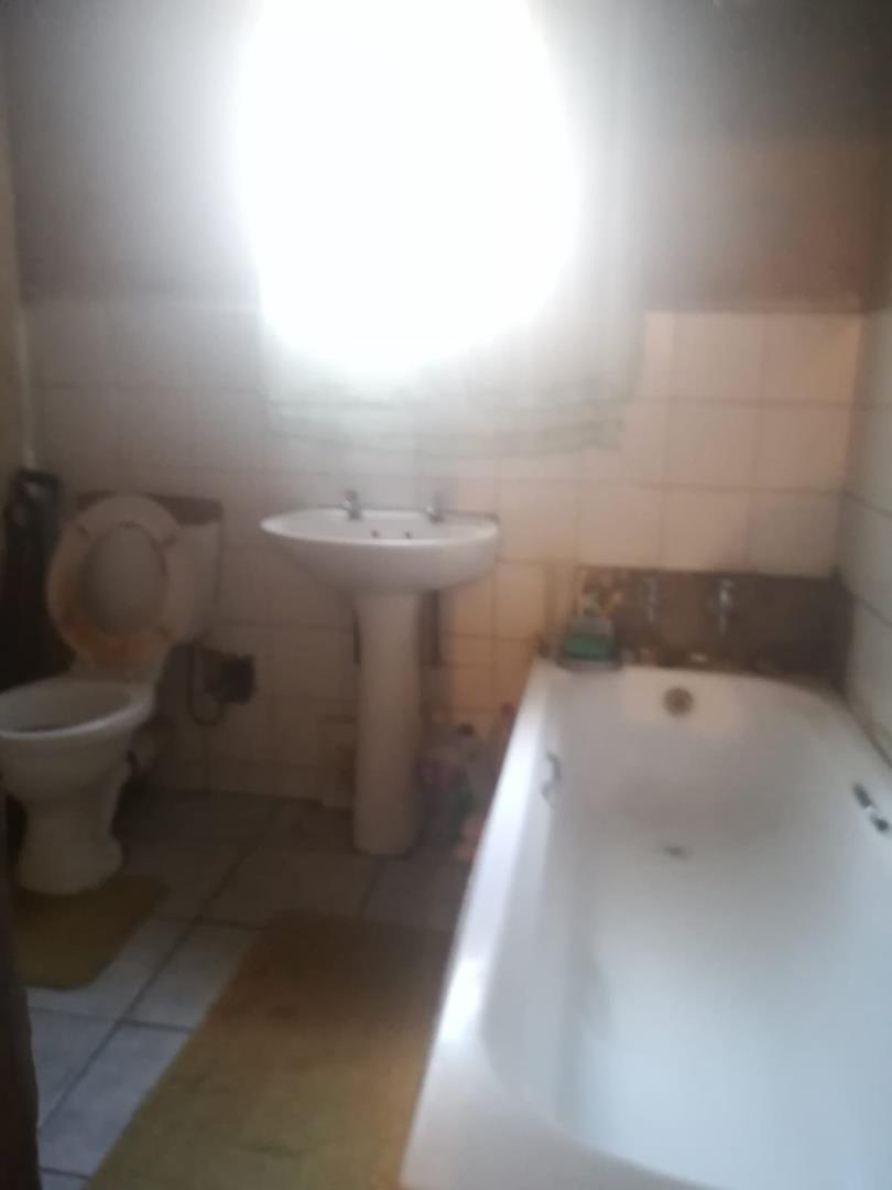 To Let 2 Bedroom Property for Rent in Meadowlands Gauteng