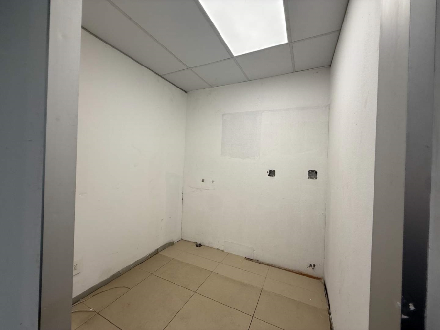 To Let Commercial Property for Rent in Hyde Park Gauteng