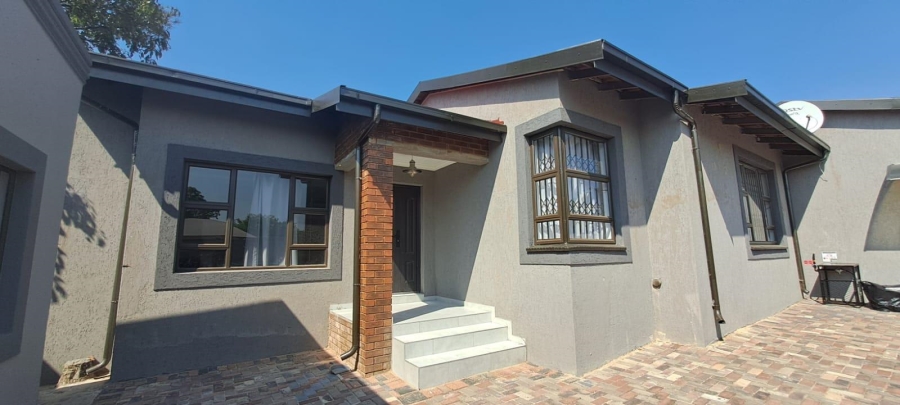 To Let 3 Bedroom Property for Rent in Elandspark Gauteng
