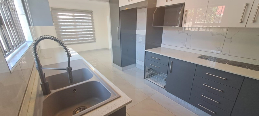 To Let 3 Bedroom Property for Rent in Elandspark Gauteng