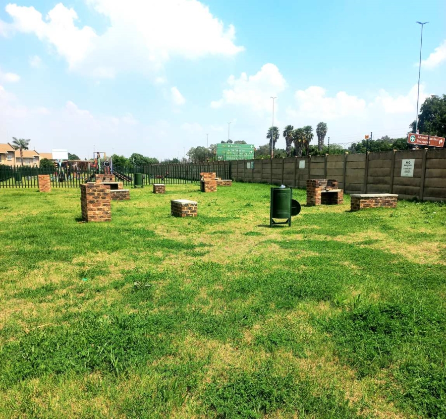 3 Bedroom Property for Sale in Ravenswood Gauteng