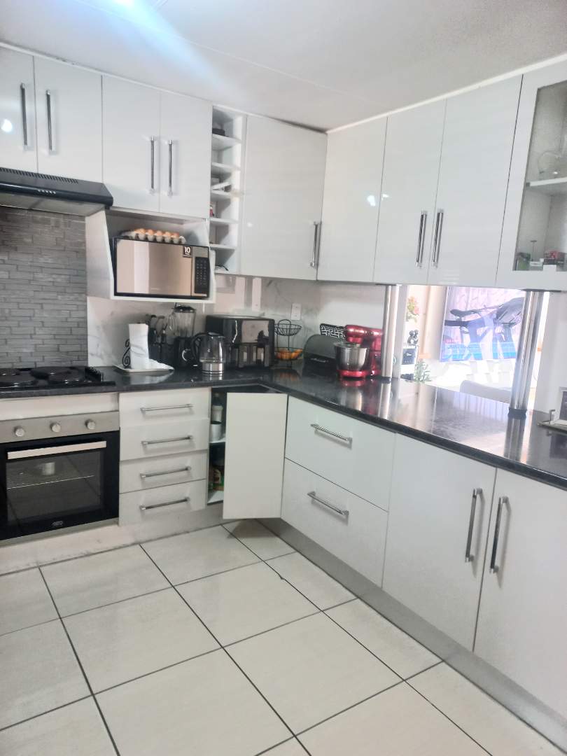3 Bedroom Property for Sale in Ravenswood Gauteng