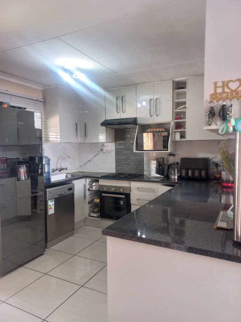 3 Bedroom Property for Sale in Ravenswood Gauteng