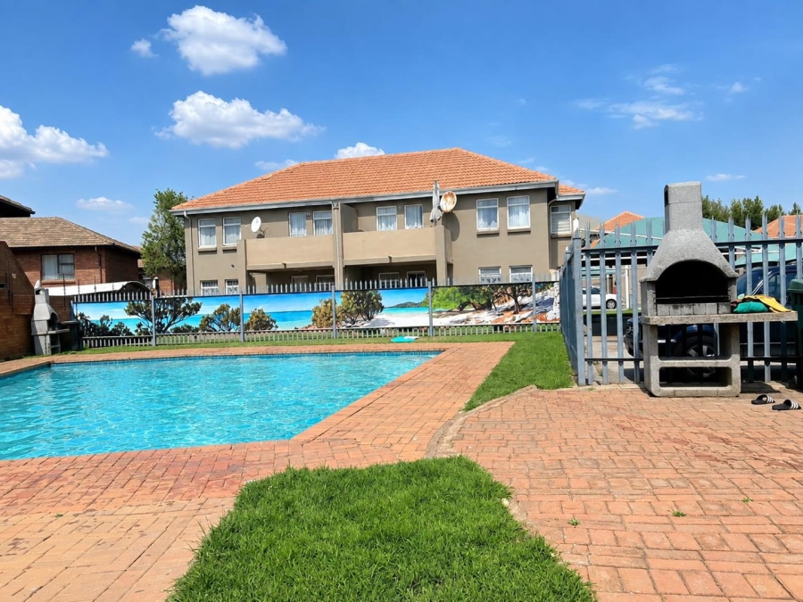2 Bedroom Property for Sale in Florentia Gauteng