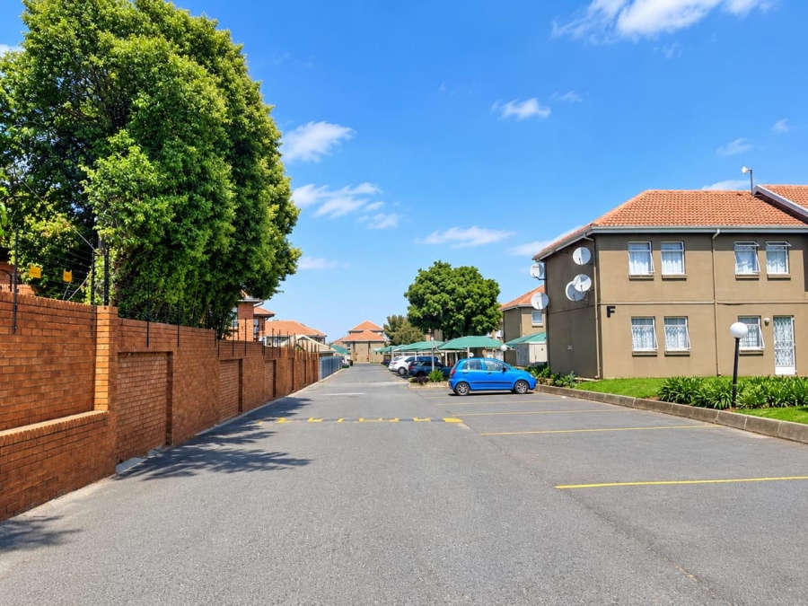 2 Bedroom Property for Sale in Florentia Gauteng