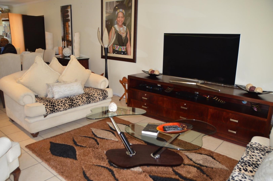 To Let 3 Bedroom Property for Rent in Bryanston West Gauteng
