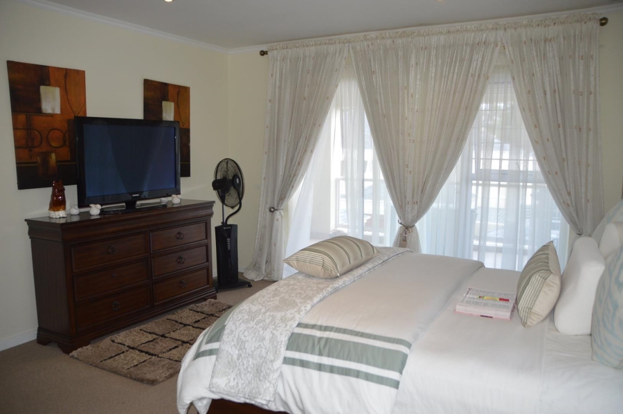 To Let 3 Bedroom Property for Rent in Bryanston West Gauteng