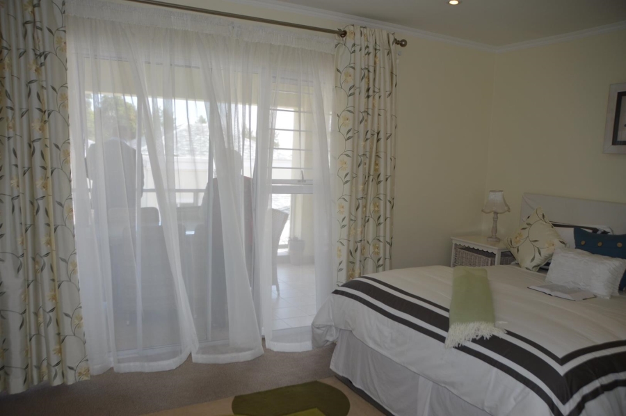 To Let 3 Bedroom Property for Rent in Bryanston West Gauteng