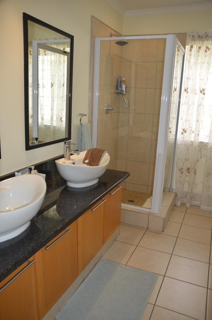 To Let 3 Bedroom Property for Rent in Bryanston West Gauteng