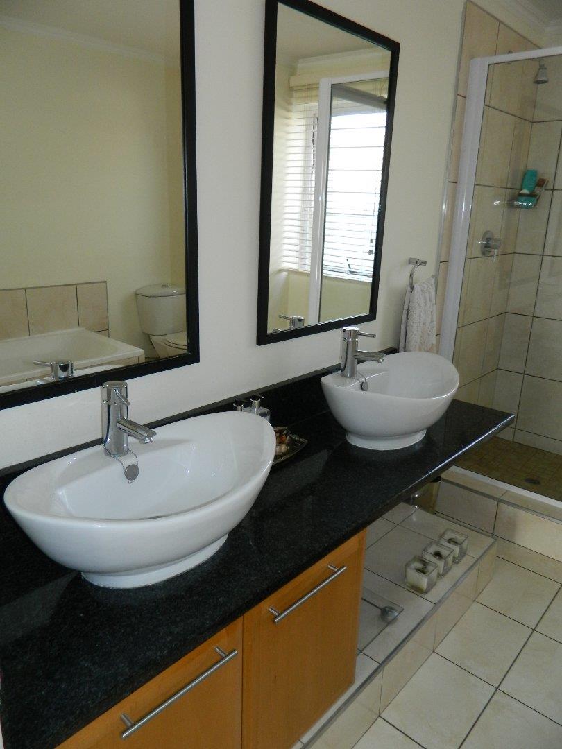 To Let 3 Bedroom Property for Rent in Bryanston West Gauteng