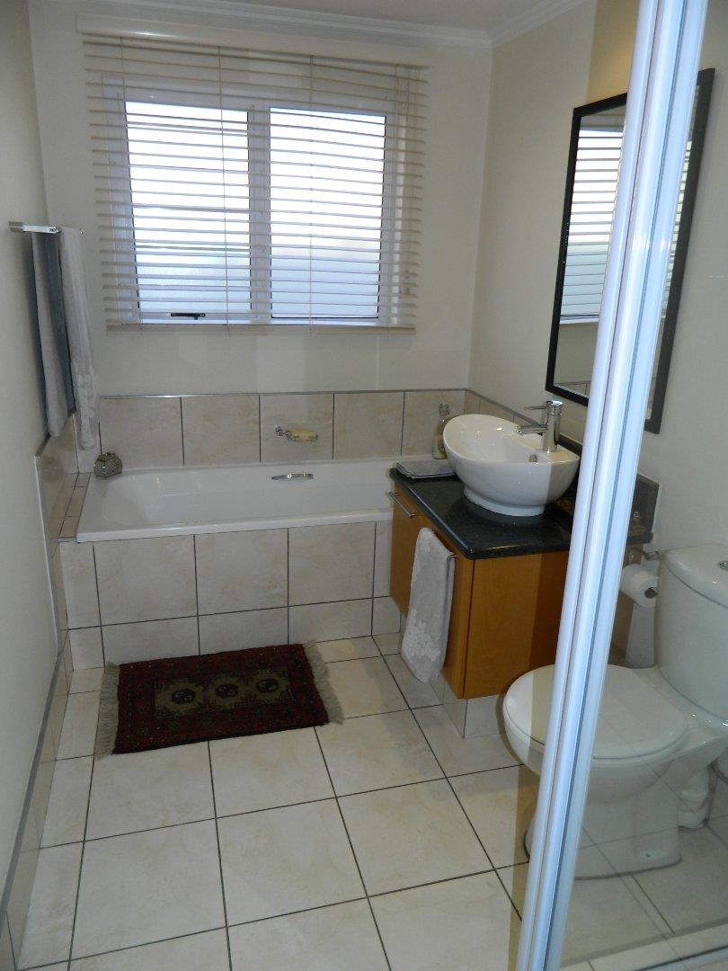 To Let 3 Bedroom Property for Rent in Bryanston West Gauteng