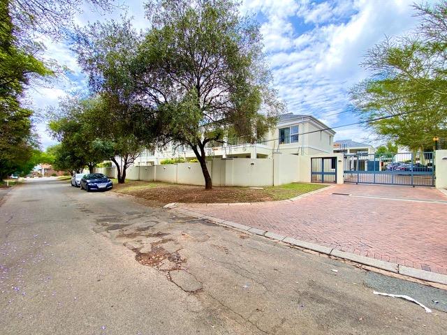 To Let 3 Bedroom Property for Rent in Bryanston West Gauteng