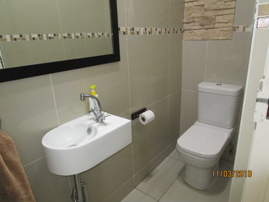 2 Bedroom Property for Sale in Bramley Park Gauteng