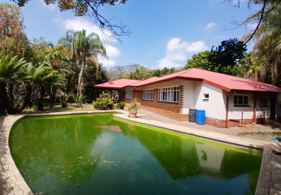 5 Bedroom Property for Sale in Pretoria North Gauteng
