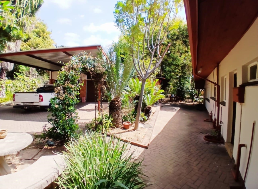 5 Bedroom Property for Sale in Pretoria North Gauteng