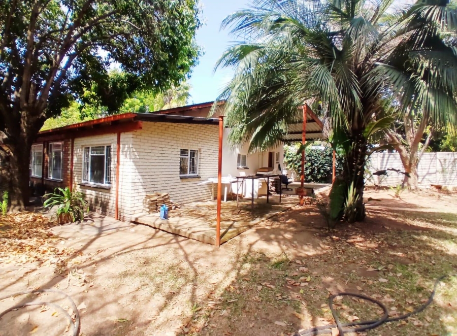 5 Bedroom Property for Sale in Pretoria North Gauteng