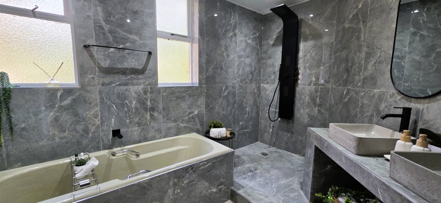 3 Bedroom Property for Sale in Houghton Gauteng