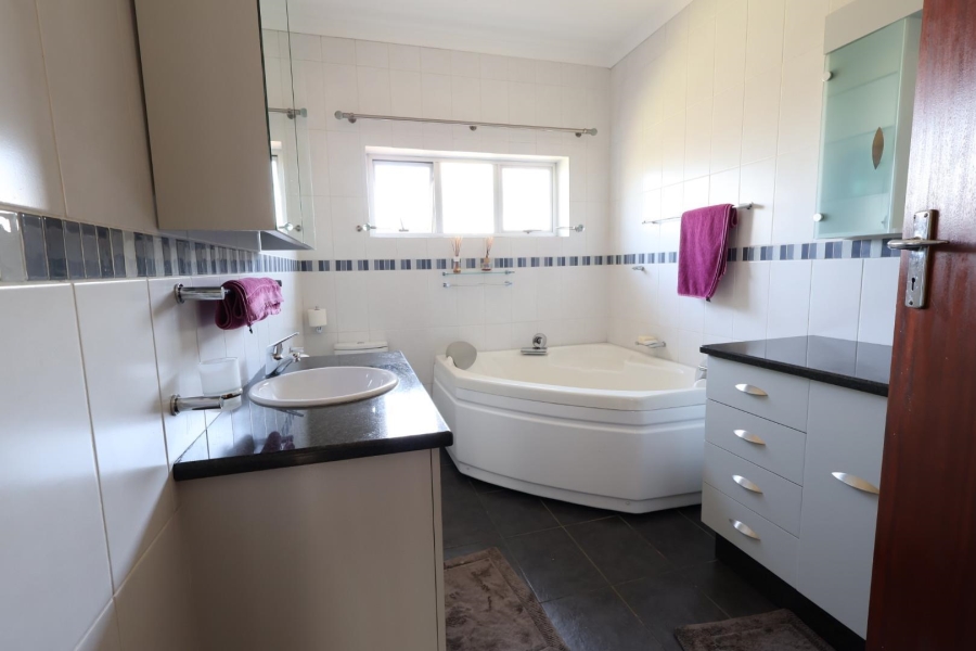 3 Bedroom Property for Sale in Dawnview Gauteng